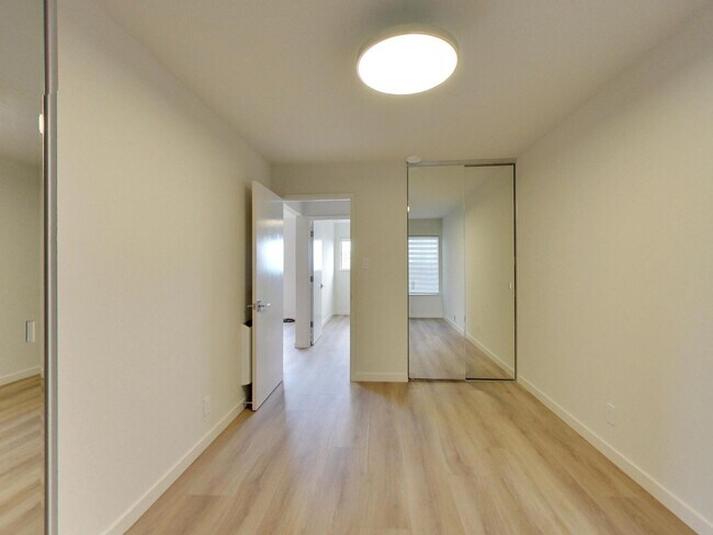 Building Photo - 4120 Fulton St