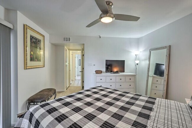 Building Photo - 7474 E Earll Dr