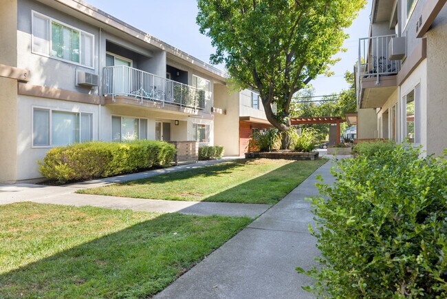 Building Photo - 234 Escuela Ave