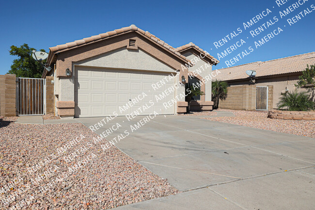 Building Photo - 9316 W Cinnabar Ave