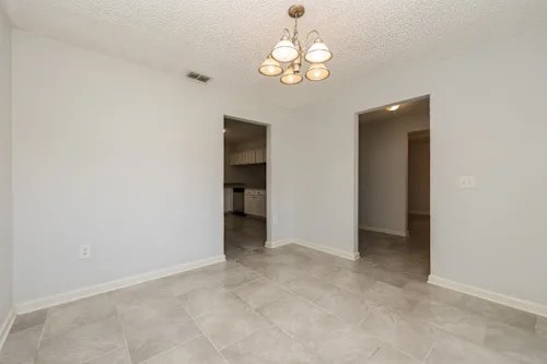 Building Photo - 814 Sandalwood Dr