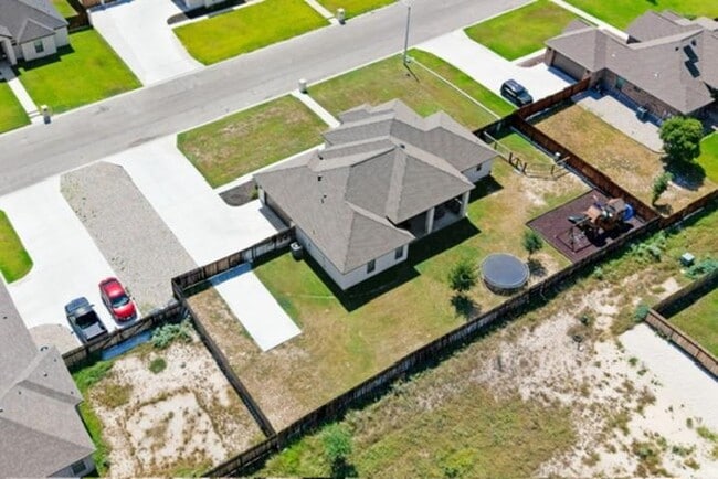 Building Photo - 406 Mountain View Dr