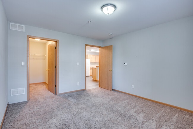 Building Photo - 154 Bertram Dr