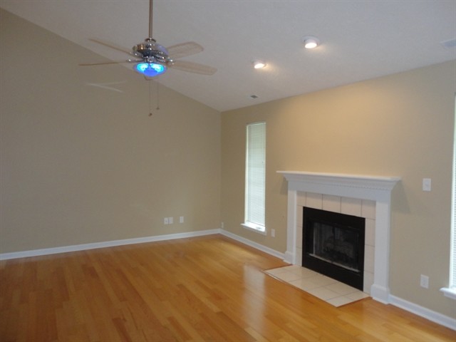 Building Photo - 6407 Barberry Dr