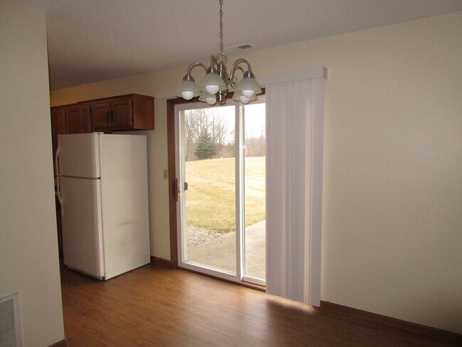 Building Photo - New Listing in Albion!!!