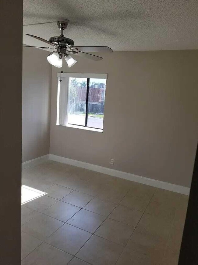 Building Photo - 2184 White Pine Cir