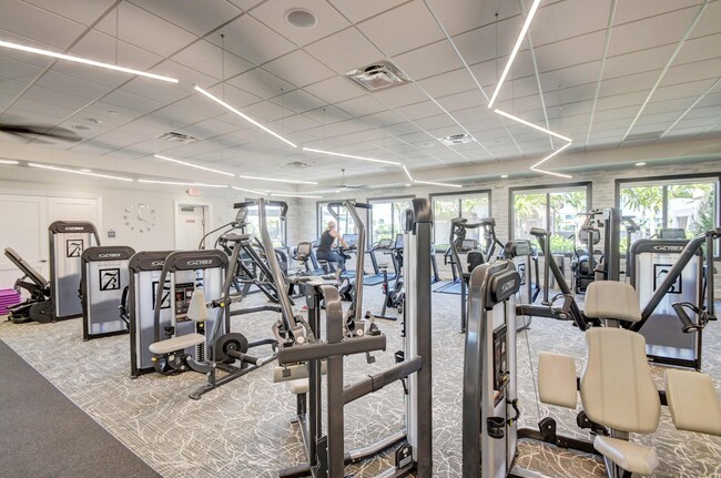 Building Photo - 9368 Eden Roc Ct