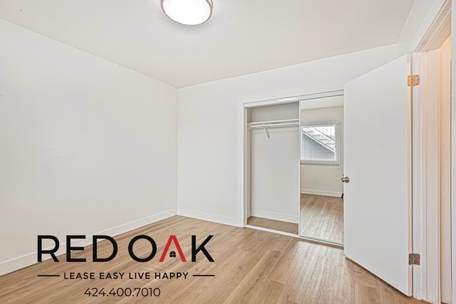 Building Photo - 515 S St Andrews Pl