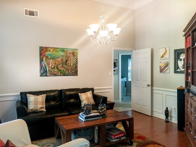 Building Photo - Available now! Evans Home in Greenbrier School District!