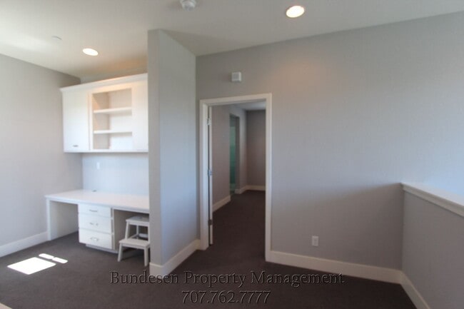 Building Photo - 5350 Kelliann Pl