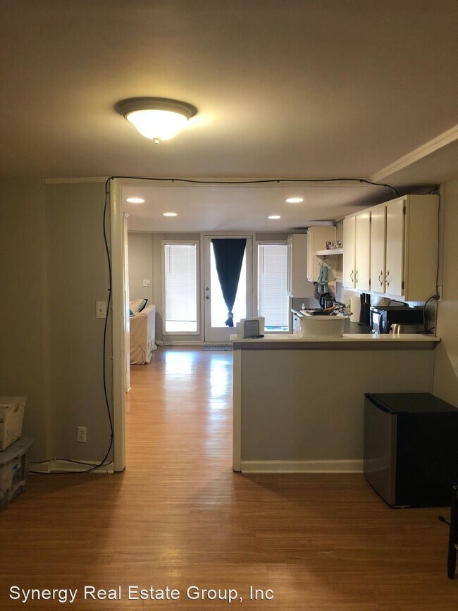 Building Photo - 3 br, 2 bath Apartment - 2819 White Oak