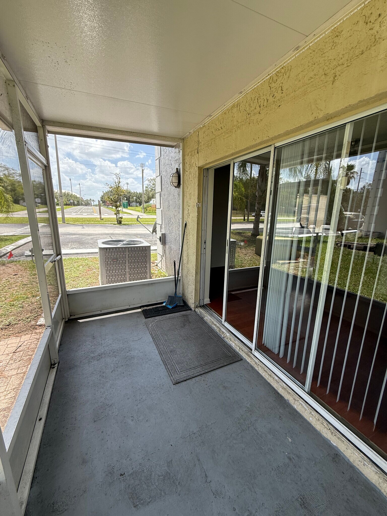 Building Photo - 5238 Sunridge Palms Dr