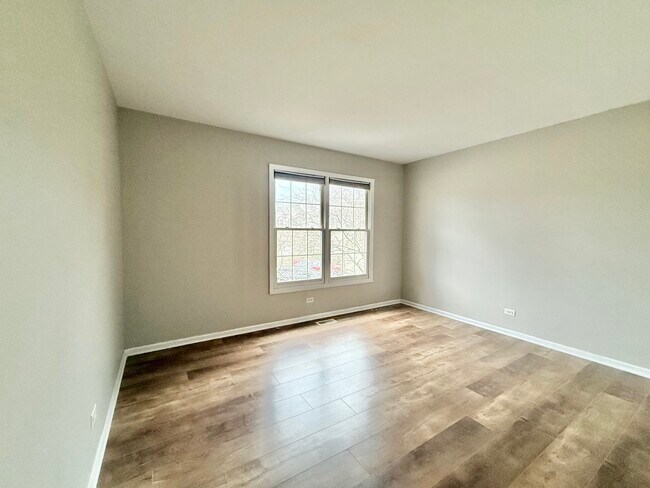 Building Photo - 2884 Riverstone Ct