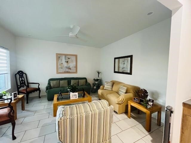 Building Photo - 204 Deer Path Lp