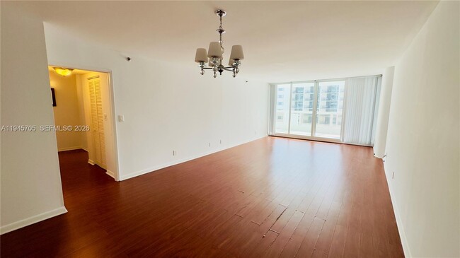 Building Photo - 1717 N Bayshore Dr