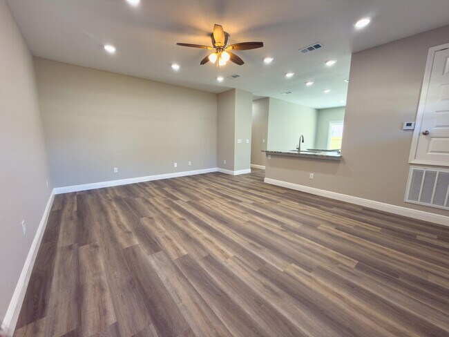 Building Photo - 6635 Water St