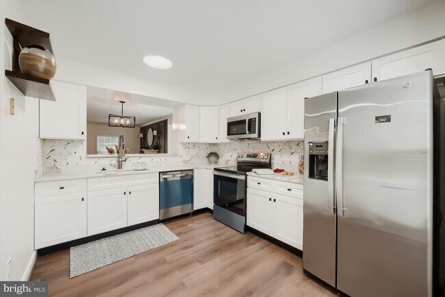 Building Photo - 8573 Black Star Cir