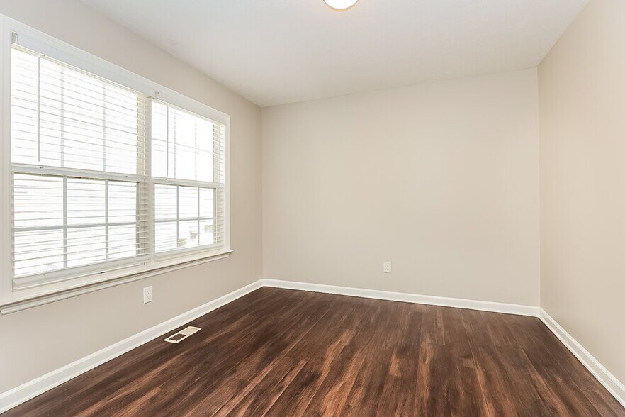Building Photo - 2720 Windcrest Tr