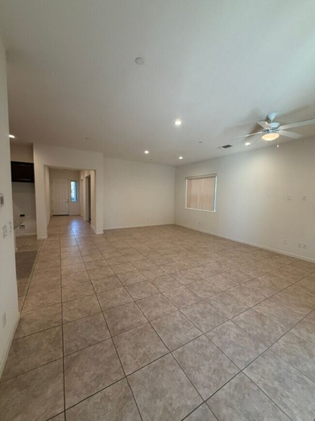 Building Photo - 362 Olivadi Way