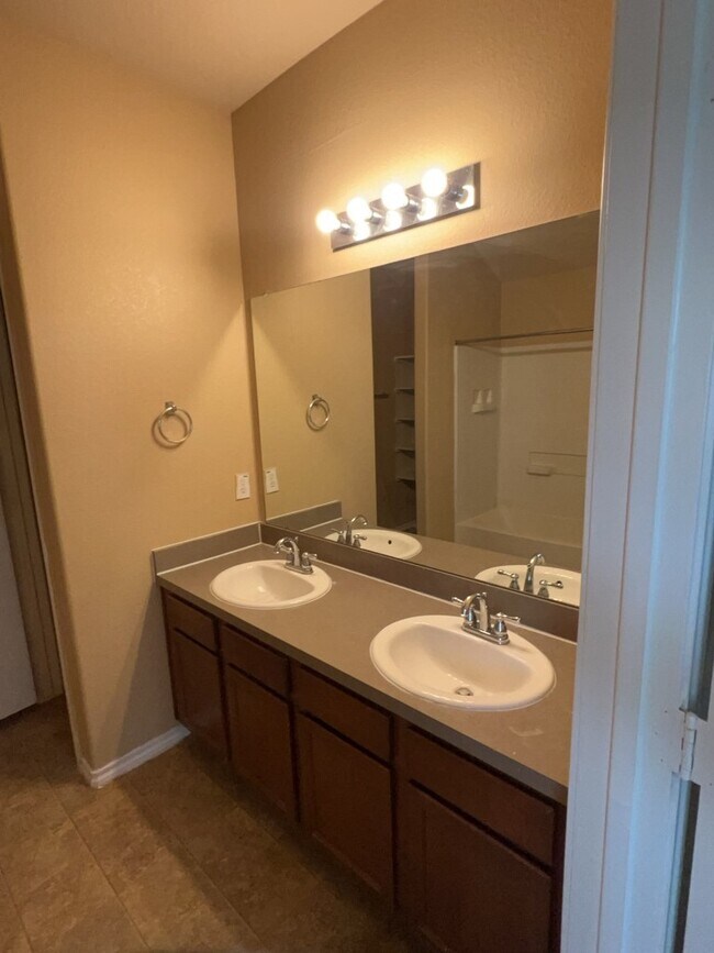 Building Photo - 808 Katydid Ct