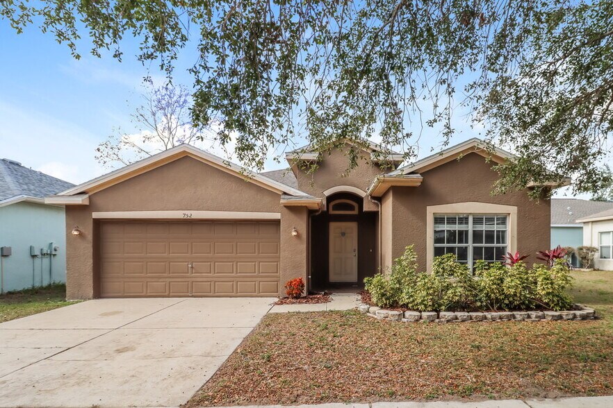 Primary Photo - 752 Star Pointe Dr