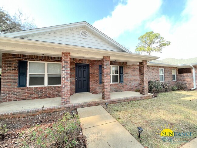 Building Photo - Beautiful home in the heart of Niceville!