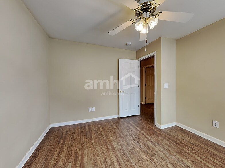 Building Photo - 5502 Garden Lake Dr