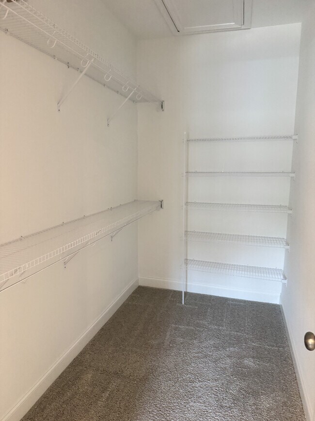 Building Photo - 2202 Rooster Spur Ct