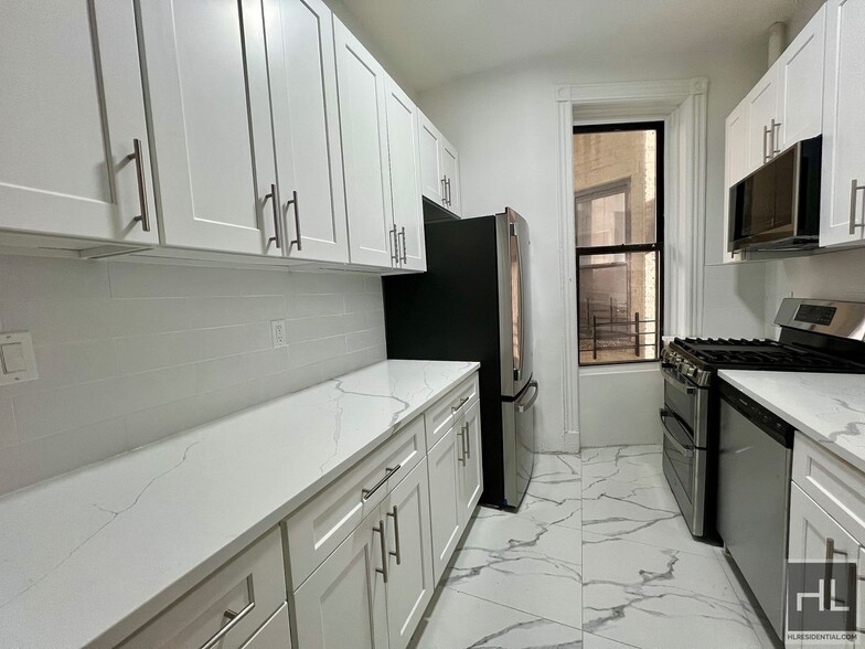 Building Photo - 3.5BR 1BA Floor-Through By Fort Greene Park