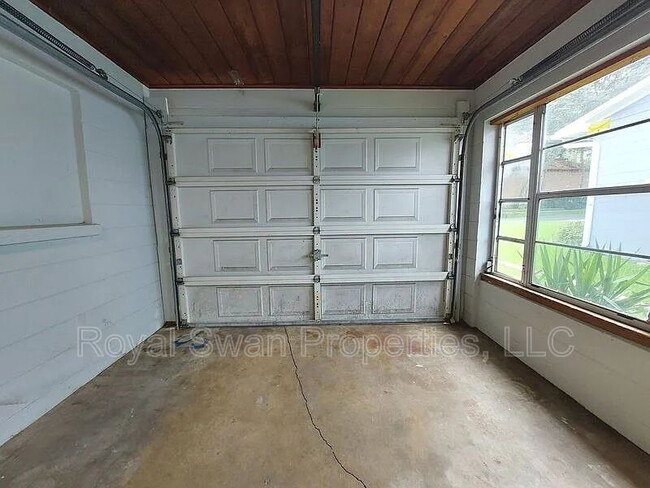 Building Photo - 220 Orangeview Ln
