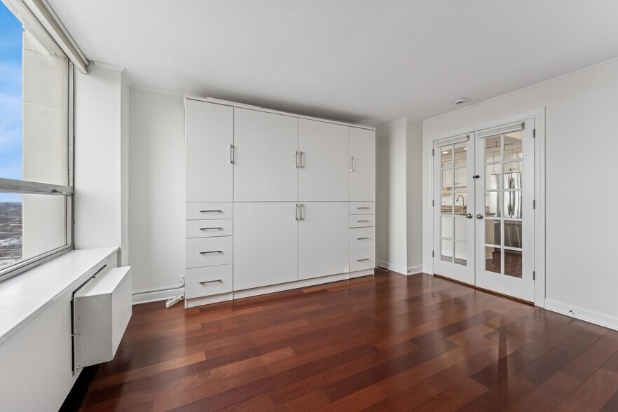 Building Photo - 1360 N Sandburg Ter