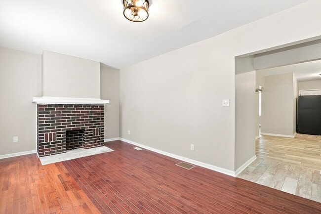 Building Photo - 846-848 Reinhard Ave