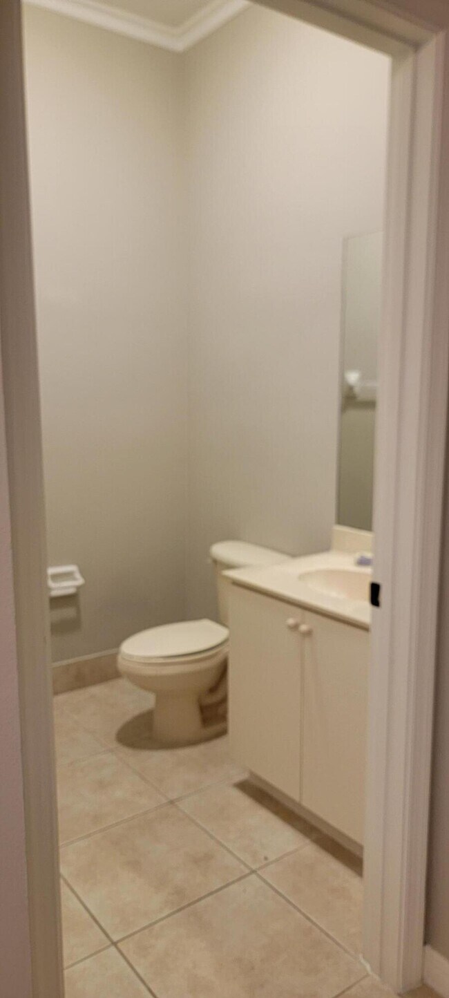 Building Photo - 8625 Plum Cay