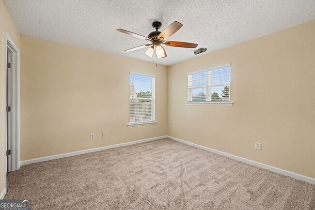 Building Photo - 348 Darbys Run Ct