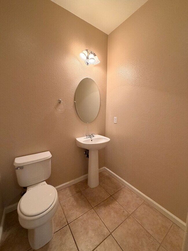 Building Photo - Coming Soon *** 3 Bedroom 2.5 Bathroom *** Rivage Folsom