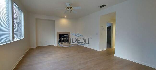 Building Photo - 4 bedroom, 3 bath house with approx. 2,183 sq. ft.