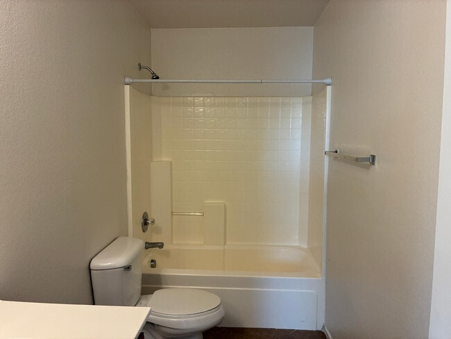 Building Photo - 9646 N 82nd Glen