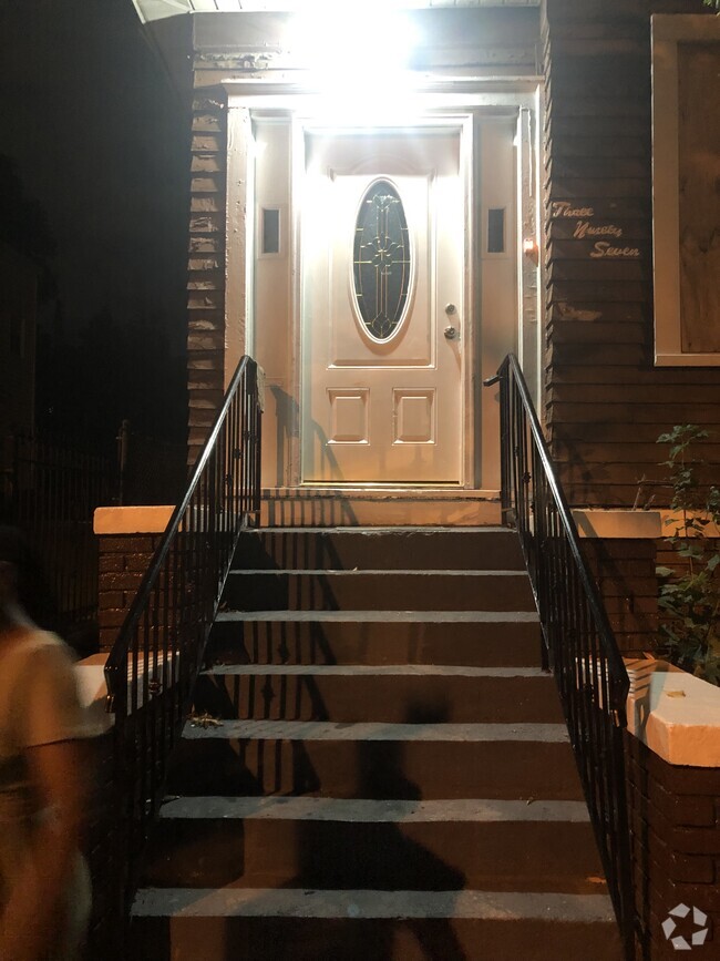 Building Photo - 397 Chadwick Ave