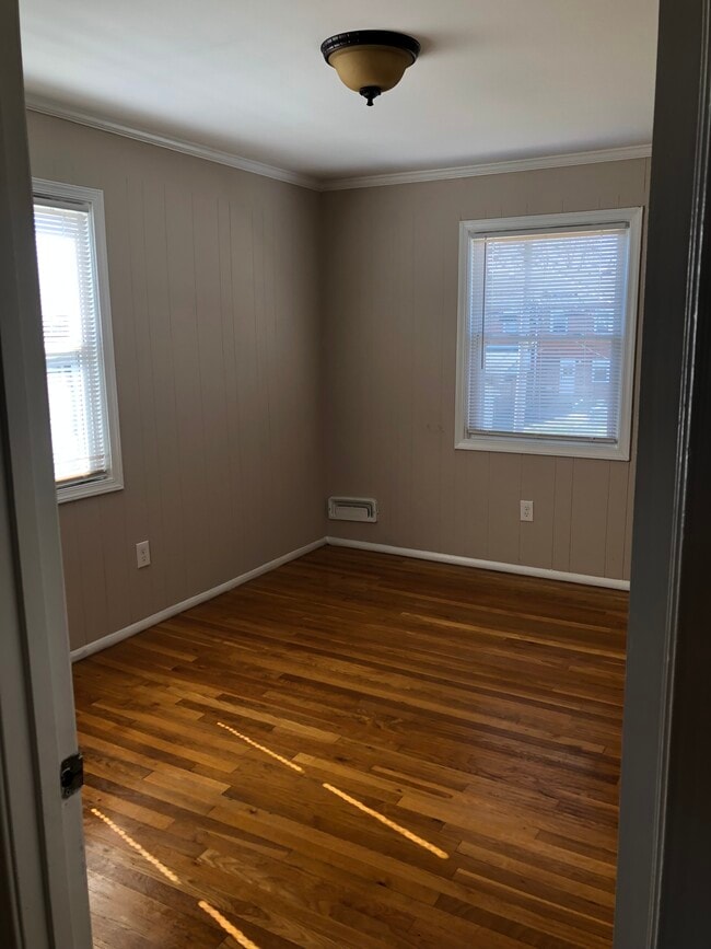 Building Photo - $1795 / 3br - 1600ft2 - Recently Renovated Single Family Home   ** BALTIMORE COUNTY **