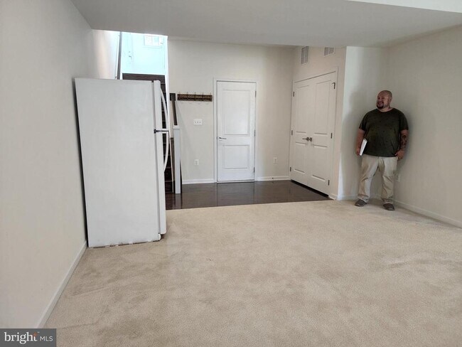 Building Photo - 25020 Cambridge Hl Ter