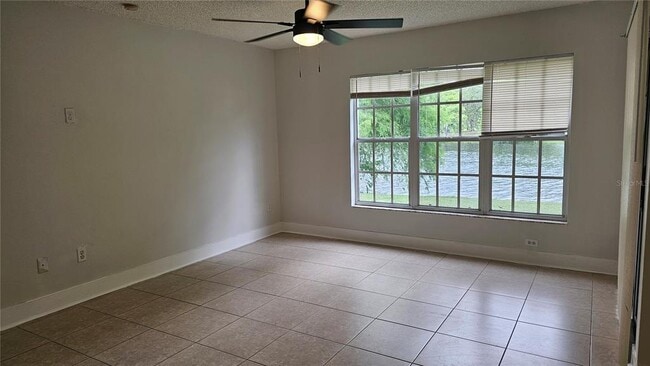 Building Photo - 2311 Water View Loop