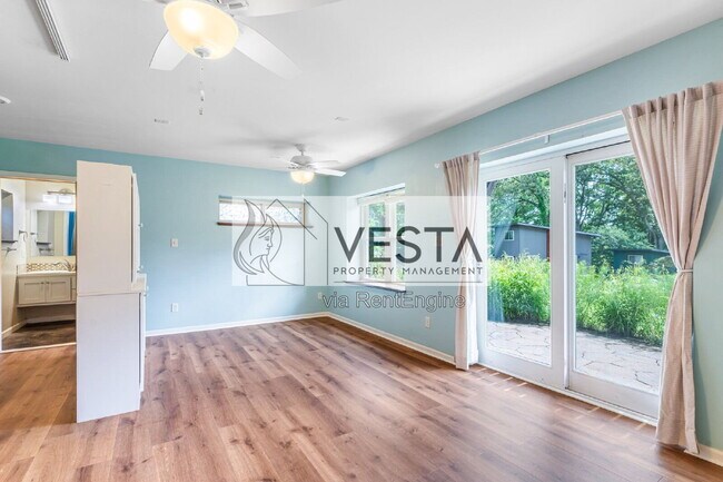 Building Photo - 10 Wellspring Ln