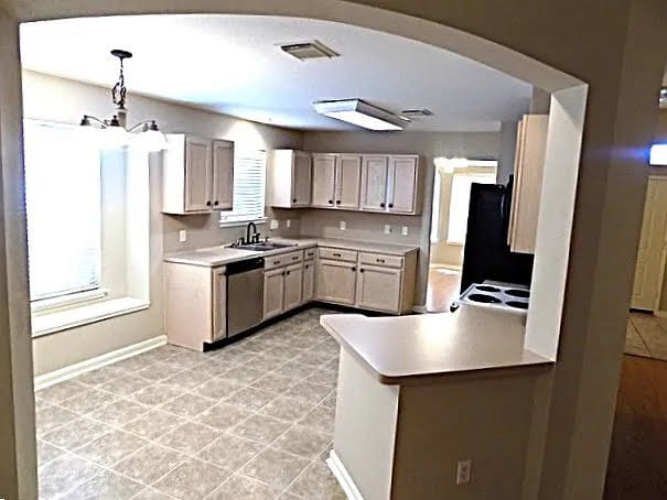 Building Photo - 10467 Twin Circles Dr