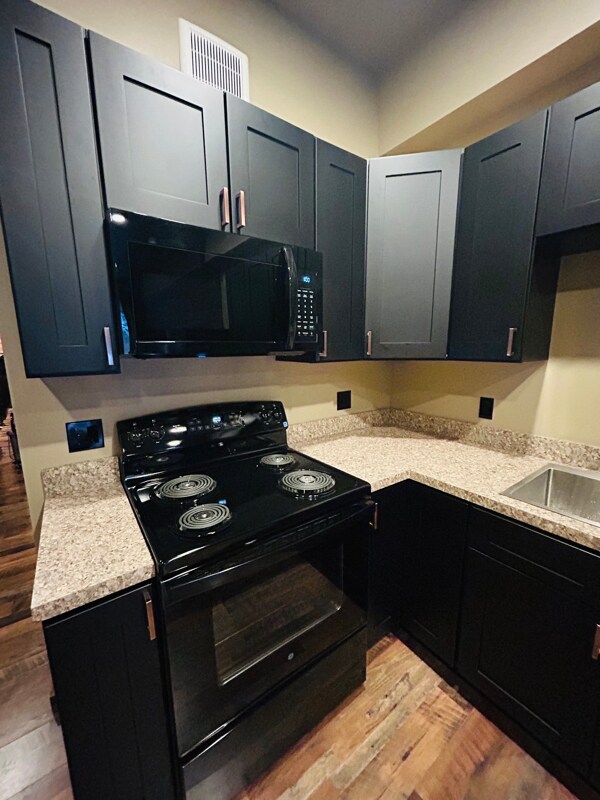 Building Photo - 1 Caroline Ave