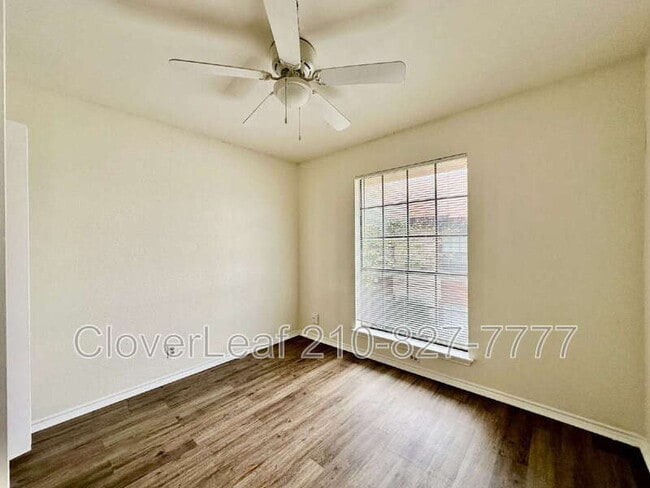 Building Photo - 10567 Starcrest Dr