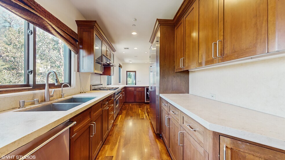 Building Photo - 3311 Deronda Dr