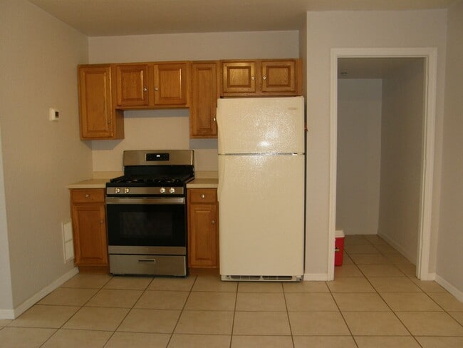 Building Photo - Multi Generation Rental Home centrally located in Spring Hill