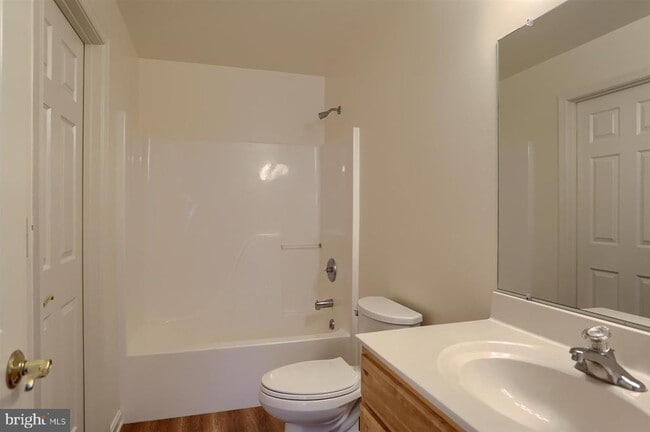 Building Photo - 122 Cardinal Ln