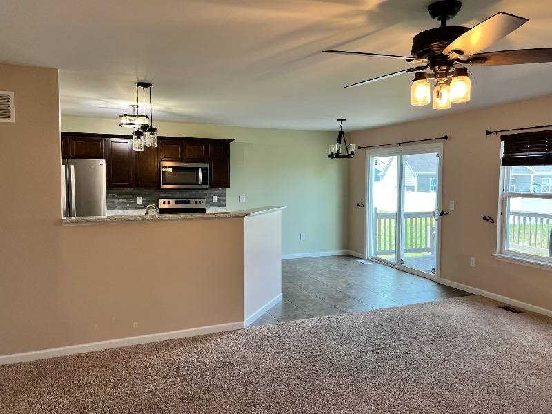 Building Photo - 820 Harbor Woods Dr