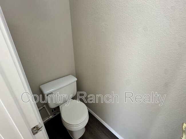 Building Photo - 1934 Easy St